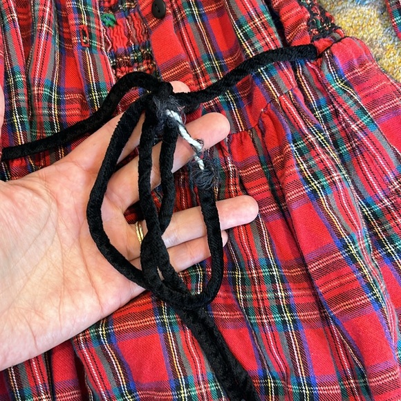 Vintage Polly Flinders smocked holiday dress with velvet collar- marked size 6 - Picture 4 of 4